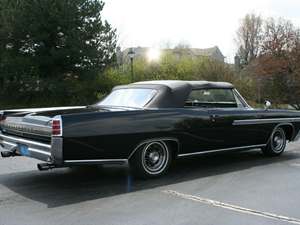 1963 Pontiac Bonneville with Black Exterior