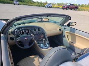 Black 2007 Pontiac Solstice 