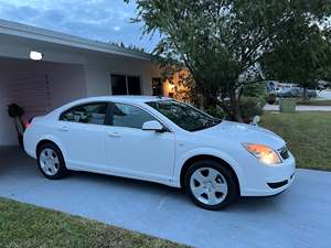 White 2009 Saturn Aura