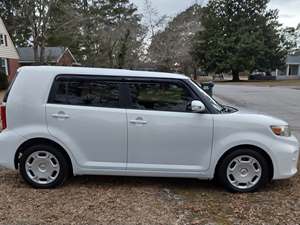 White 2012 Scion XB