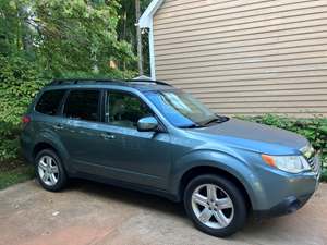 Blue 2010 Subaru Forester, 2.5 Premium