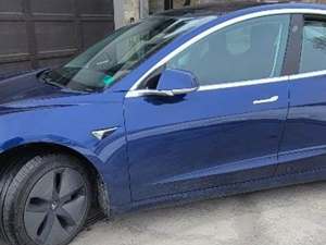 Blue 2018 Tesla Model 3