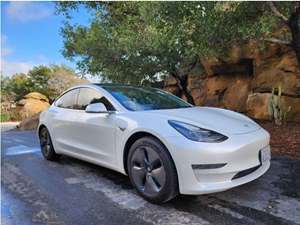 White 2019 Tesla Model 3