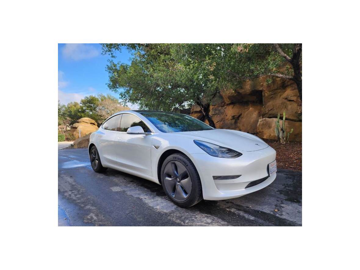 2019 Tesla Model 3 for sale by owner in Culver City