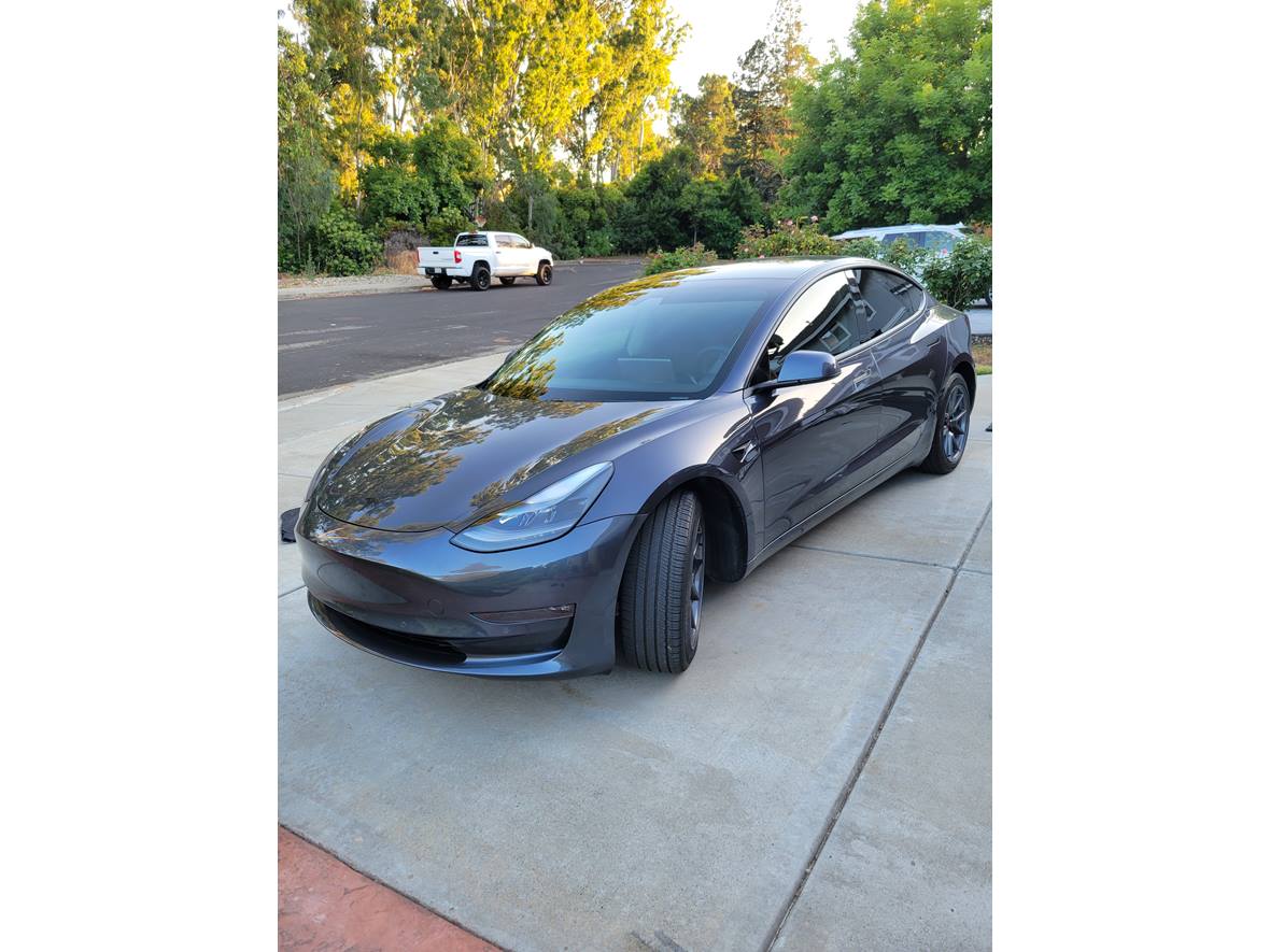 2021 Tesla Model 3 for sale by owner in Livermore
