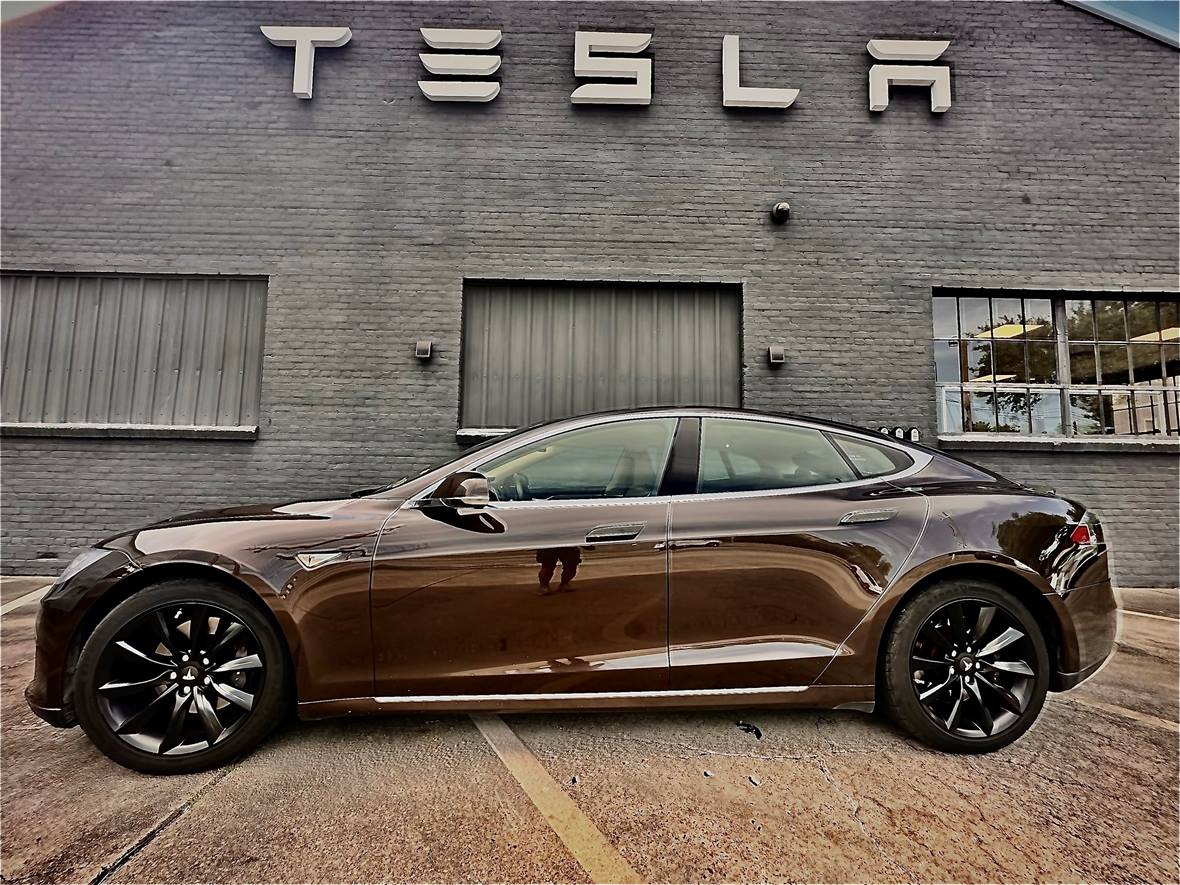 2013 Tesla Model S for sale by owner in New Orleans