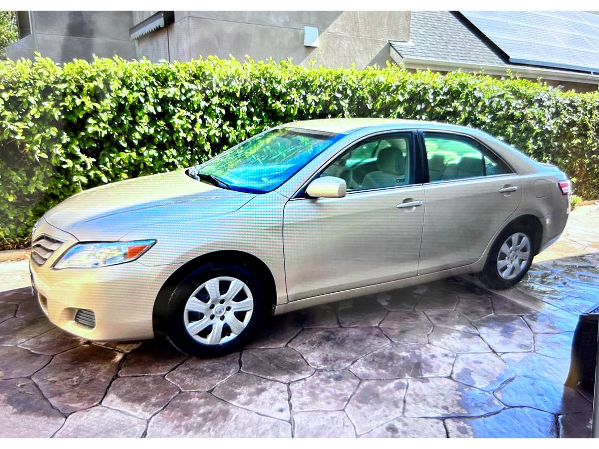 2011 Toyota Camry LE for sale by owner in San Jose