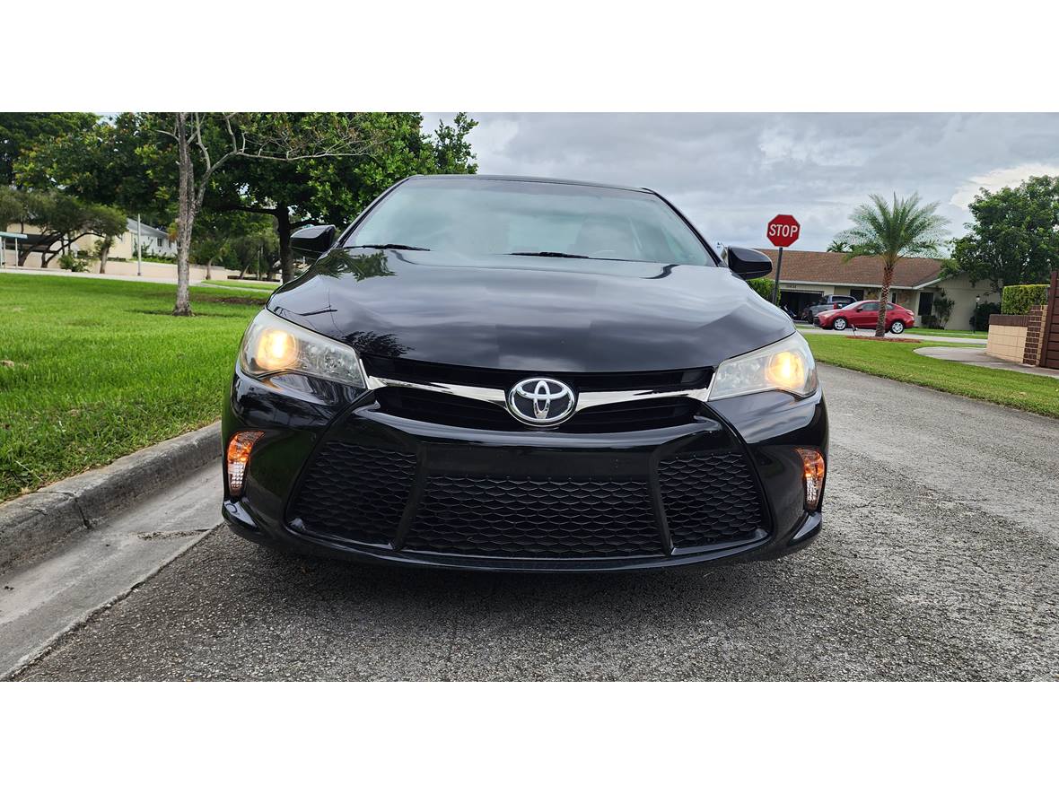 2016 Toyota Camry for sale by owner in Miami
