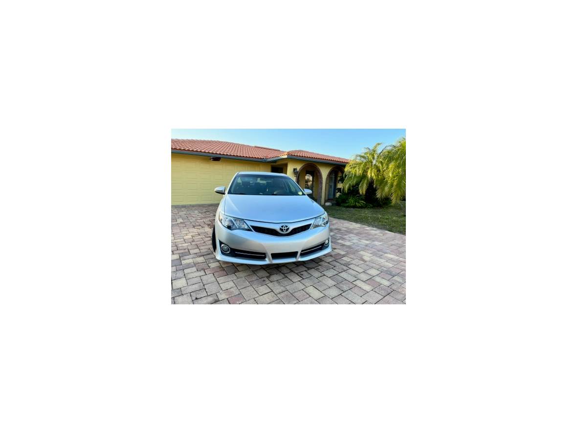 2012 Toyota Camry SE  for sale by owner in New Port Richey