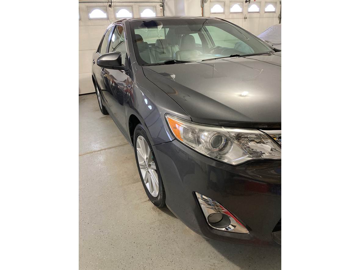2013 Toyota Camry XLE for sale by owner in Rockford