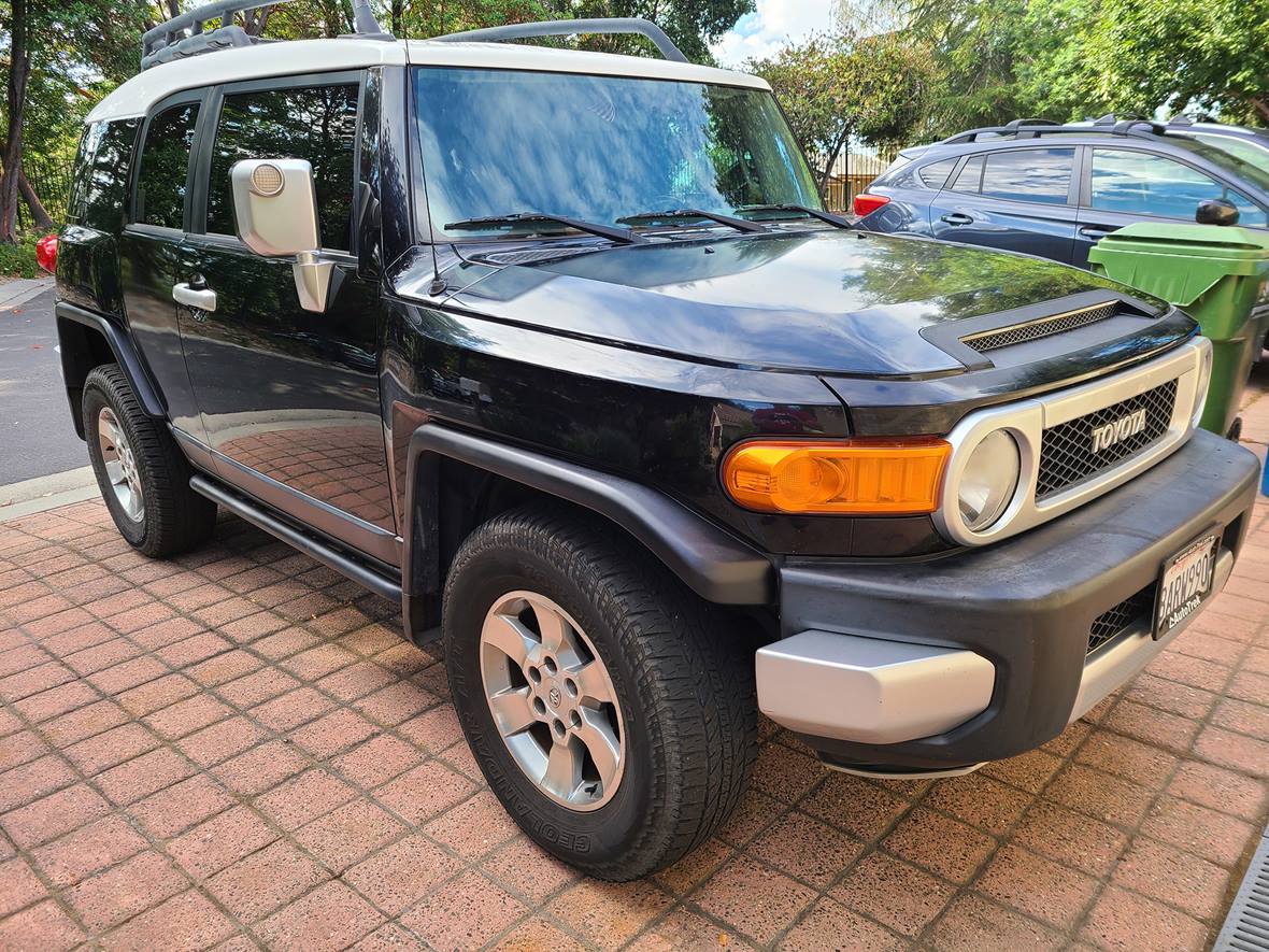 2007 Toyota Fj Cruiser for sale by owner in Scotts Valley