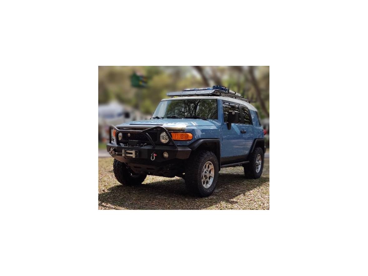2012 Toyota Fj Cruiser for sale by owner in Spring Hill