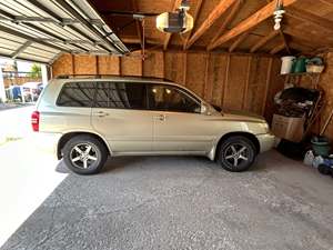 Gold 2003 Toyota Highlander