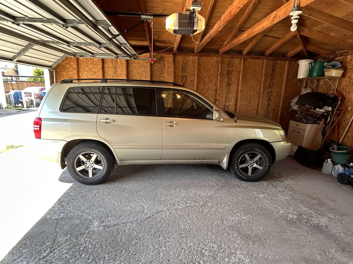 2003 Toyota Highlander for sale by owner in Chicago