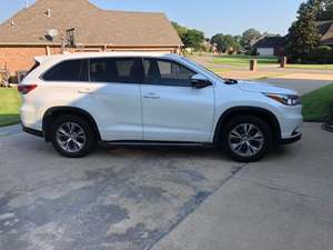 White 2015 Toyota Highlander