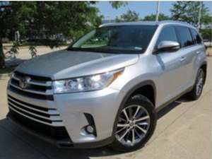 Silver 2019 Toyota Highlander XLE