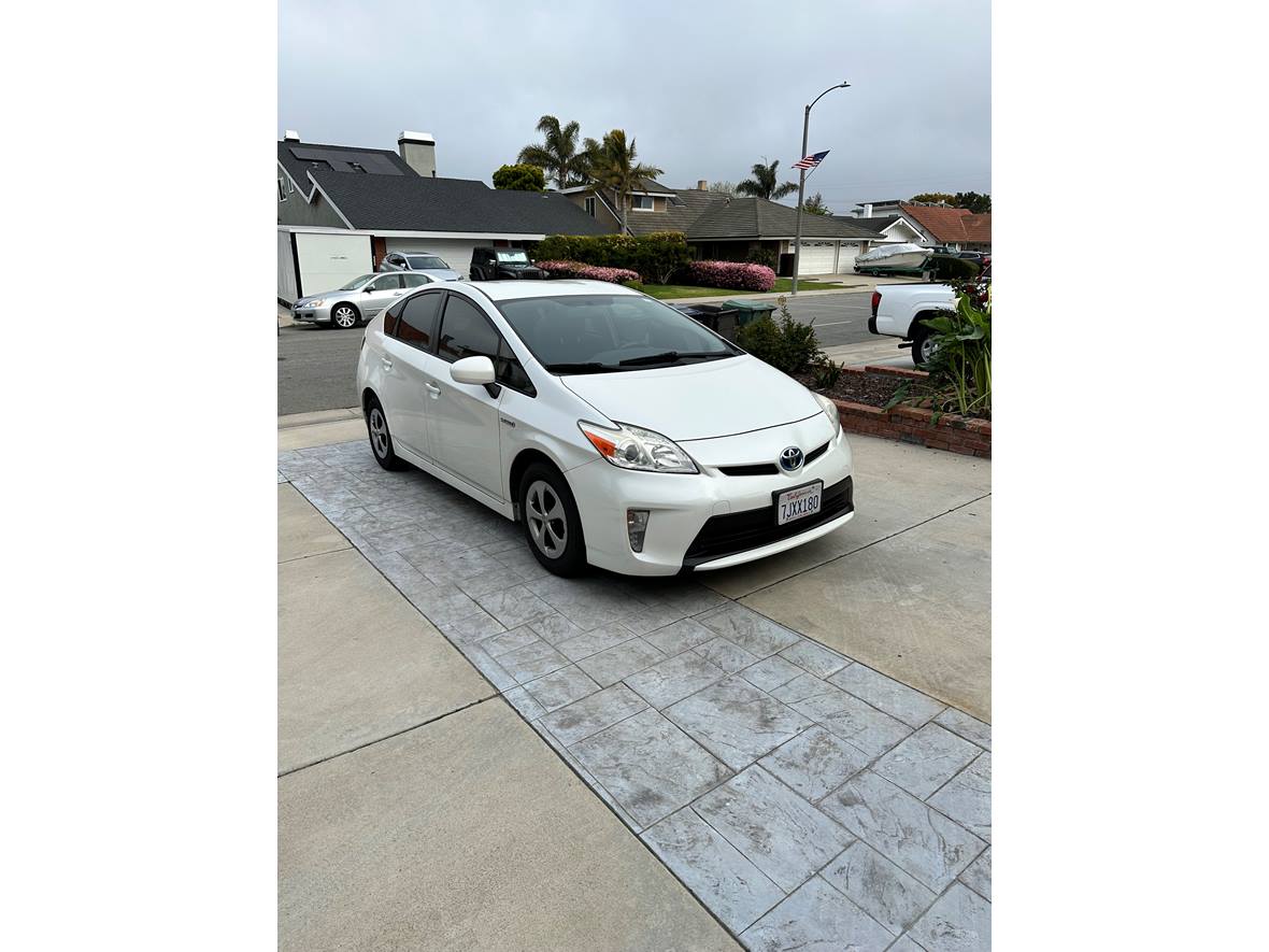 2015 Toyota Prius for sale by owner in Huntington Beach