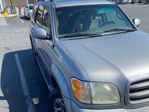 Silver 2004 Toyota Sequoia aSr5