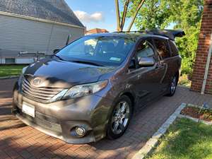 Gray 2012 Toyota Sienna SE