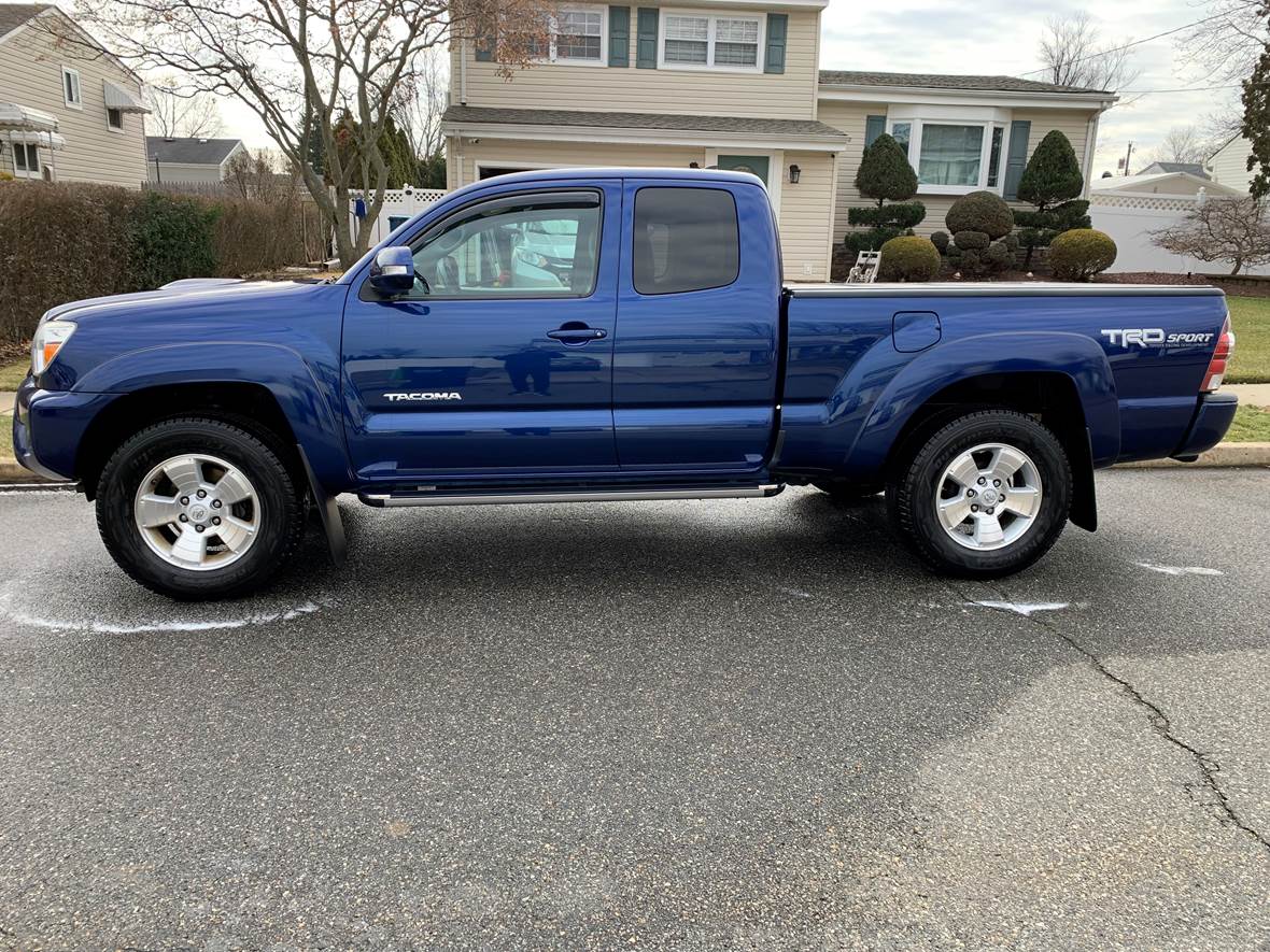 2015 Toyota Tacoma 4WD TRD Sport for sale by owner in Old Bridge