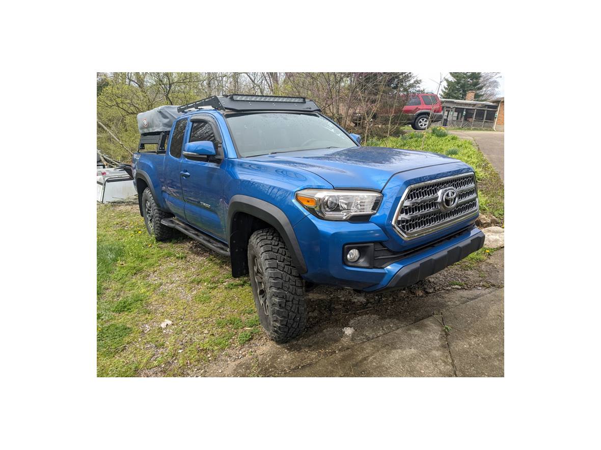 2016 Toyota Tacoma for sale by owner in Independence
