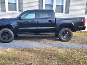 Black 2018 Toyota Tacoma