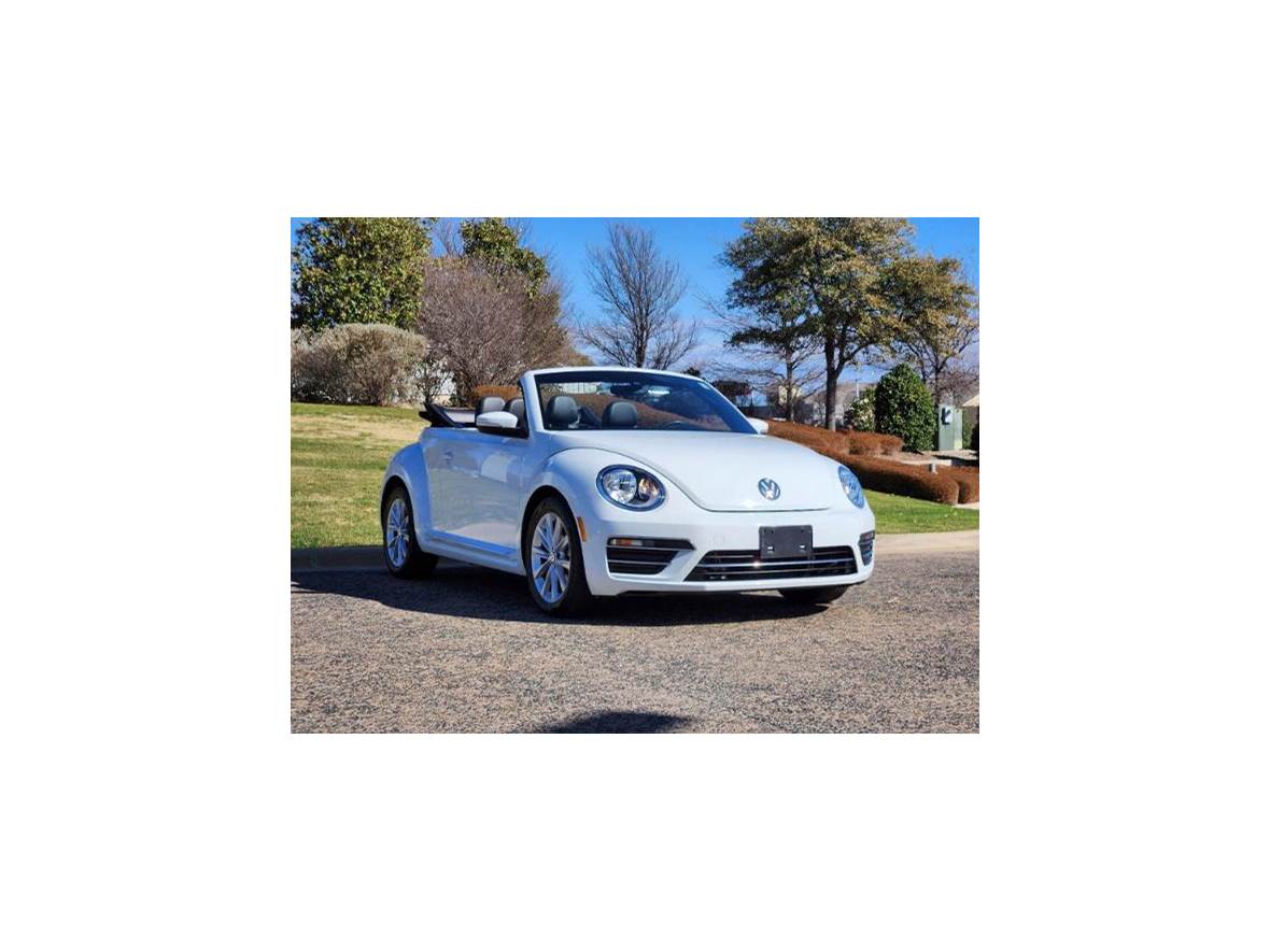 2019 Volkswagen Beetle Convertible for sale by owner in Fort Worth
