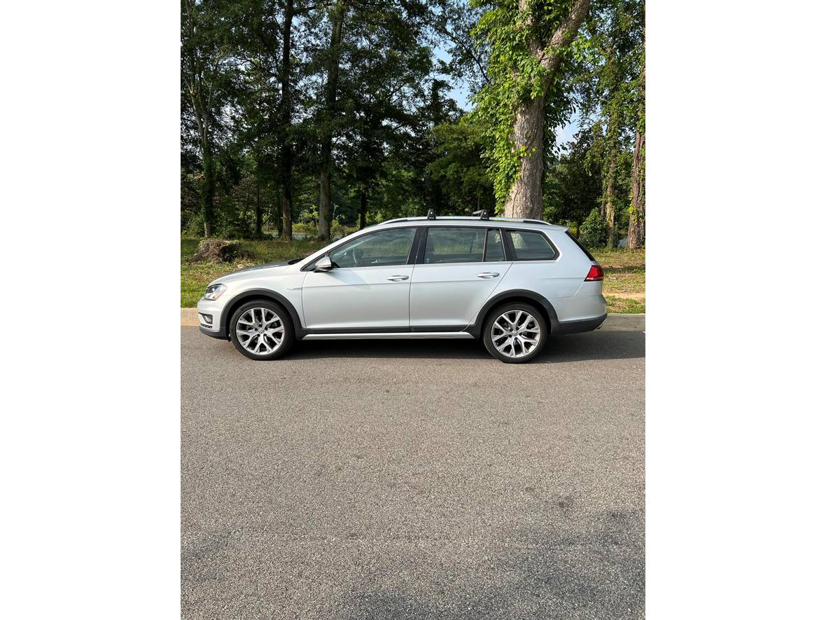 2017 Volkswagen Golf Alltrack for sale by owner in North Augusta