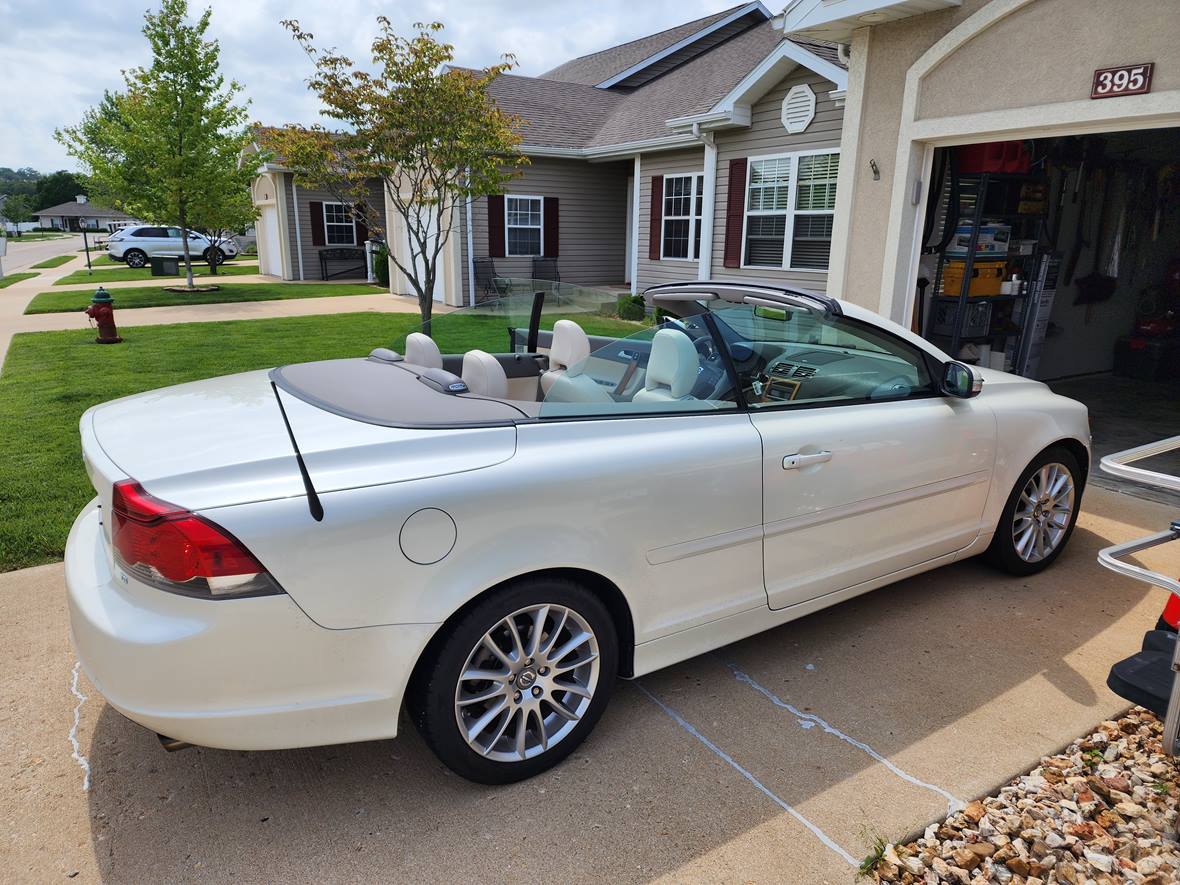 2008 Volvo C70 for sale by owner in Lake Ozark