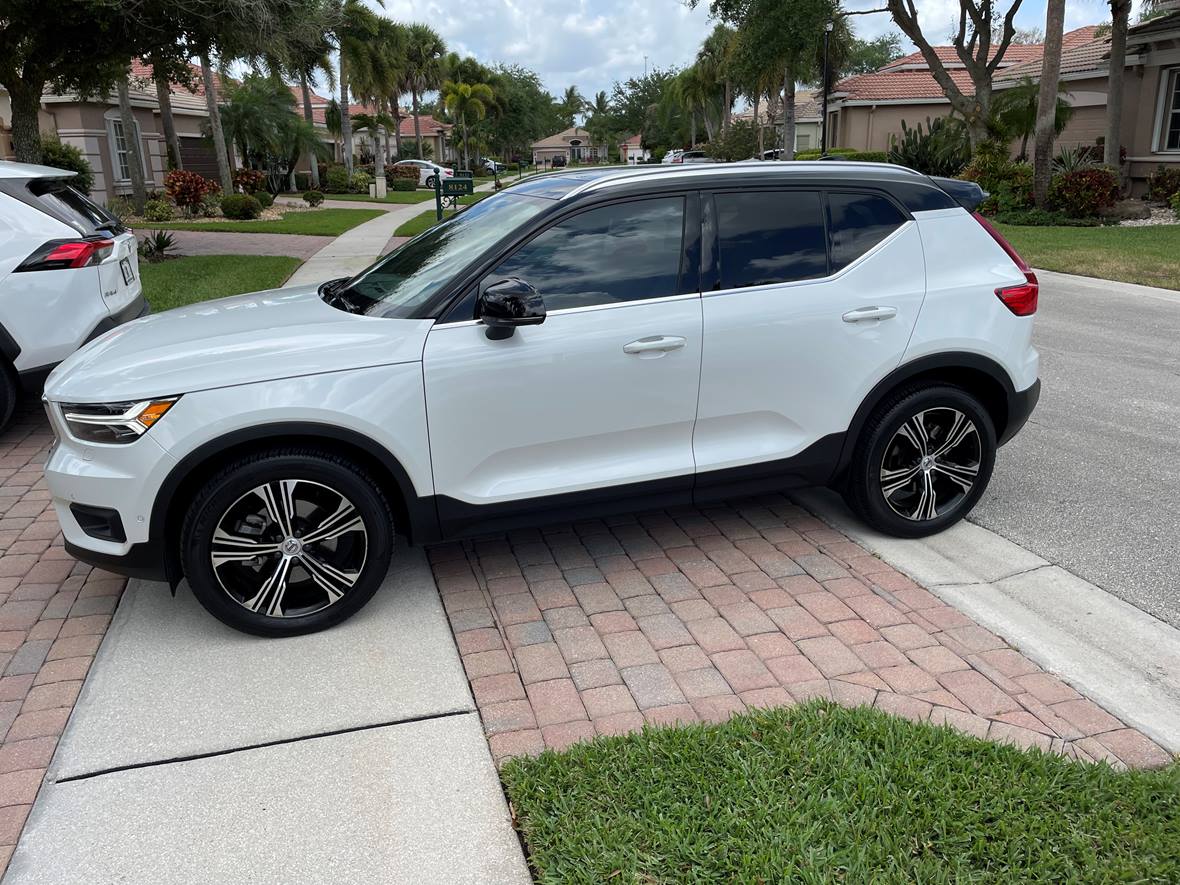 2020 Volvo XC40 for sale by owner in Lake Worth