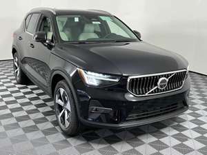 Black 2023 Volvo XC40