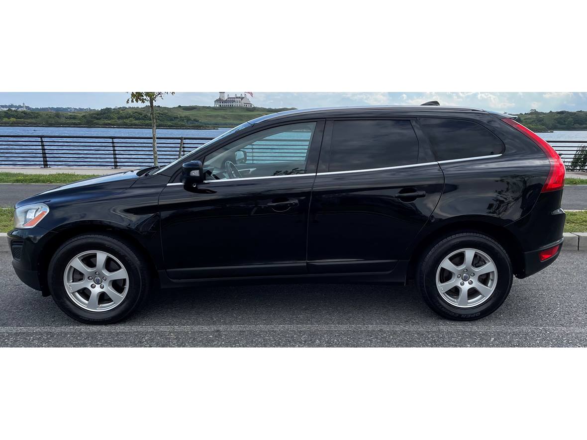 2011 Volvo Xc60 for sale by owner in Newark