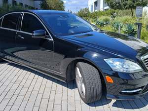 Blue 2017 BMW 7 Series