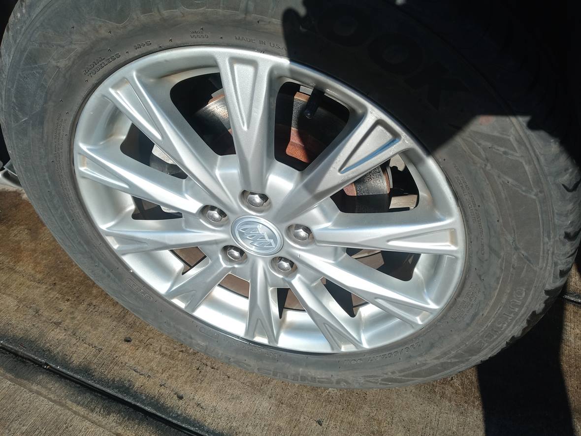 2007 Buick Lucerne for sale by owner in Camarillo