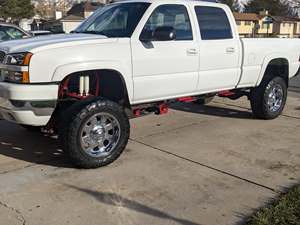 2004 Chevrolet Silverado 2500 HD with White Exterior