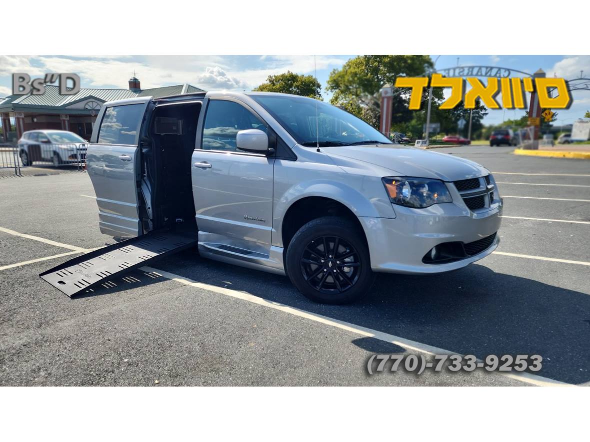 2019 Dodge Caravan for sale by owner in Brooklyn