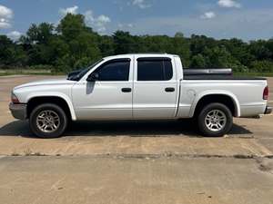 White 2004 Dodge Dakota