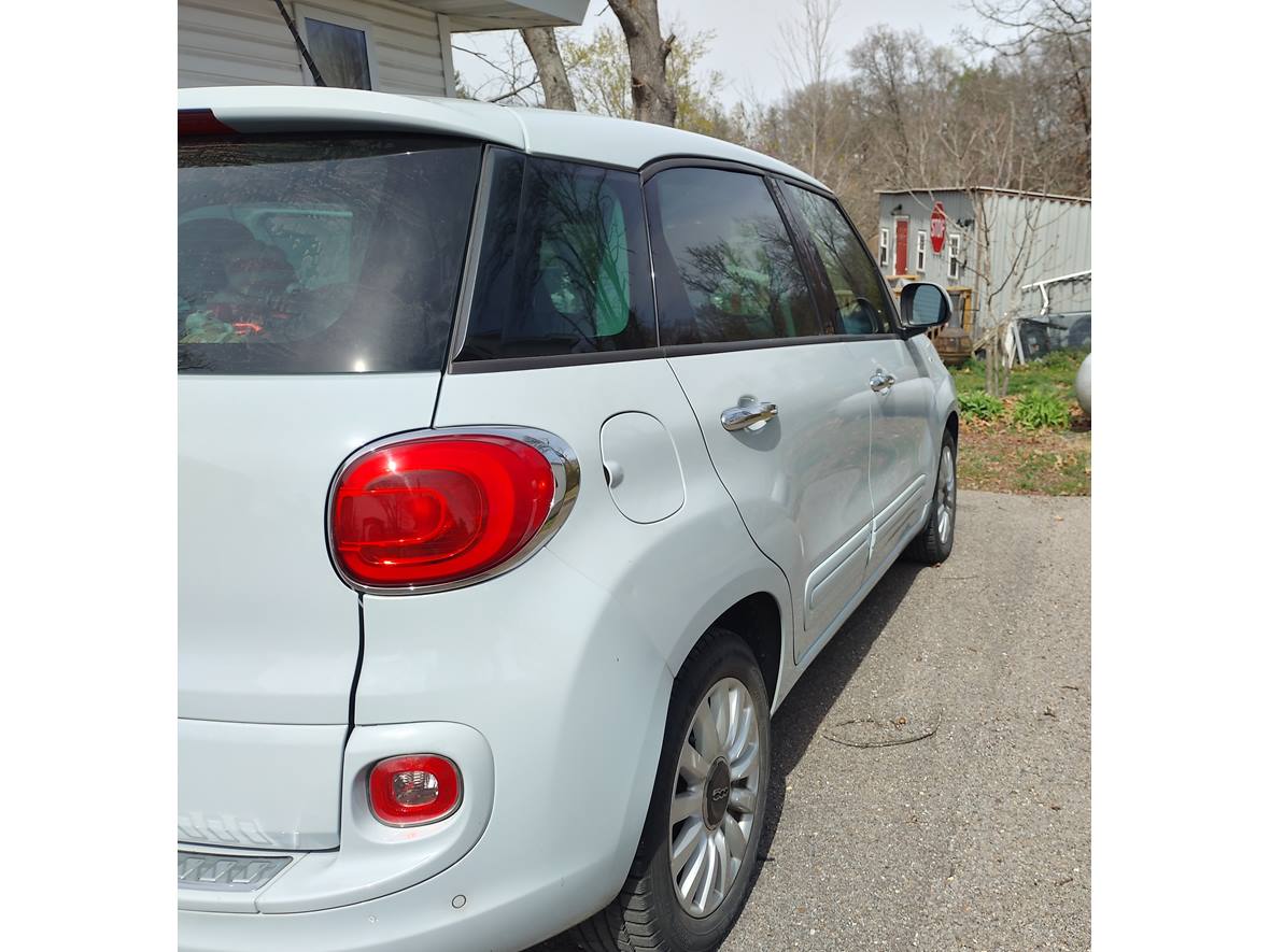 2015 FIAT 500L for sale by owner in Willow Springs