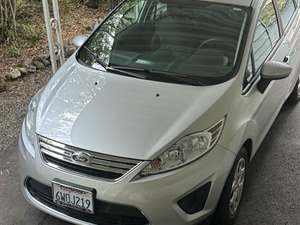 2012 Ford Fiesta with Silver Exterior