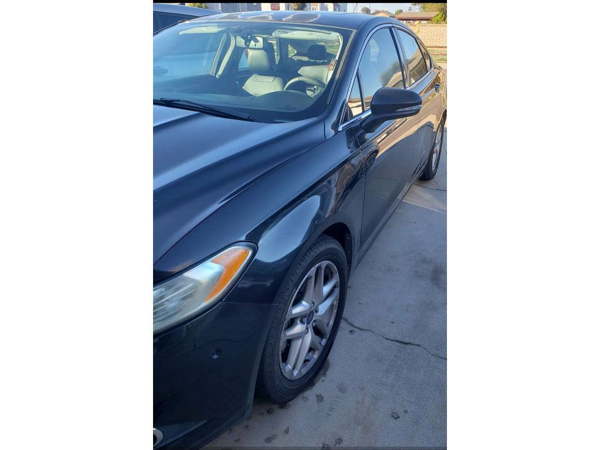 2013 Ford Fusion for sale by owner in Glendale