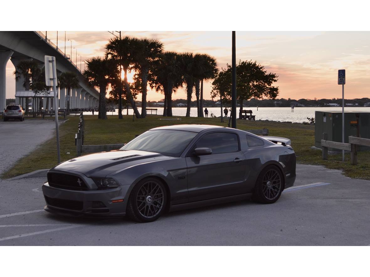 2013 Ford Mustang for sale by owner in Stuart