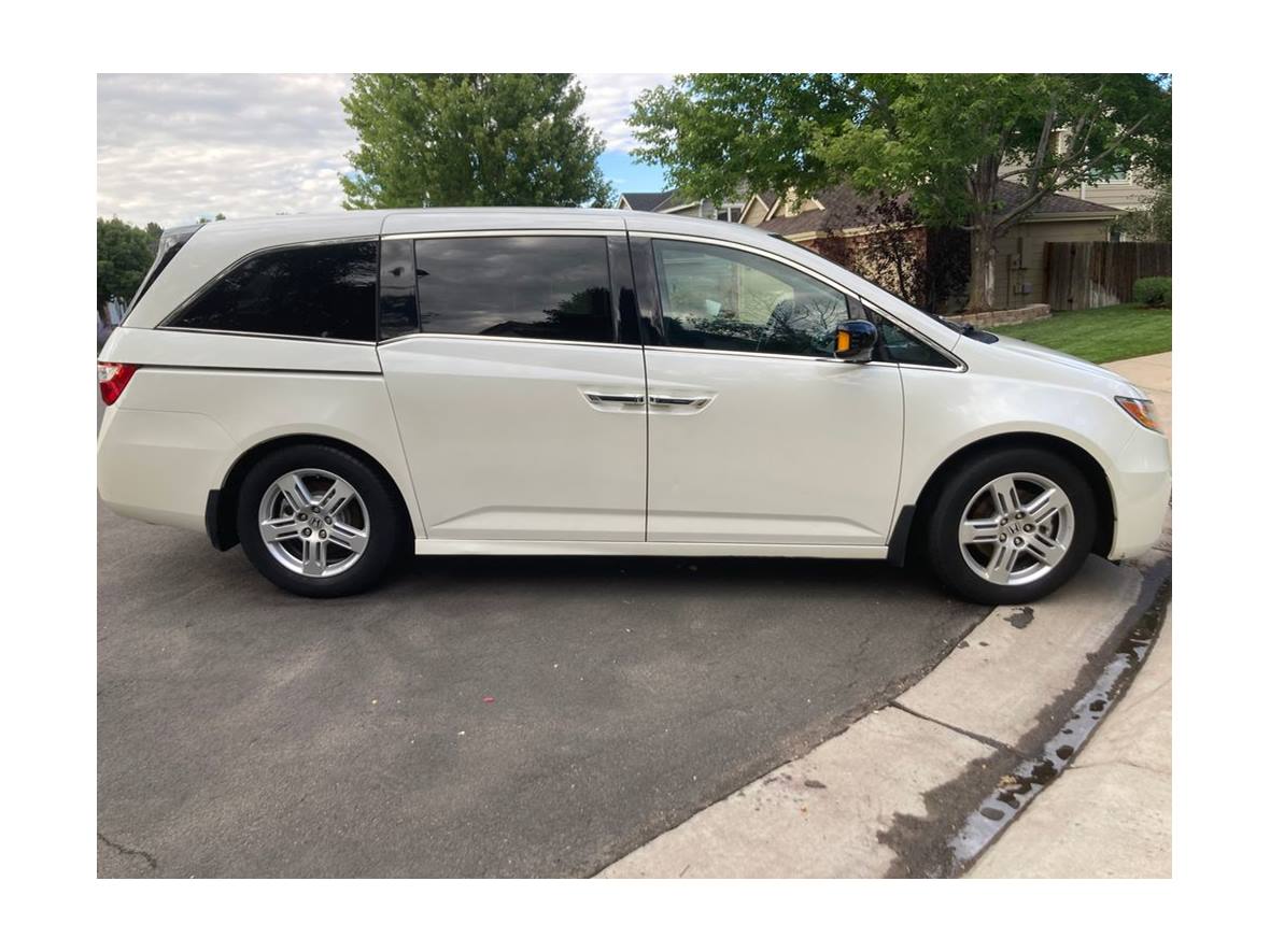 2013 Honda Odyssey for Sale by Owner in Azusa, CA 91702