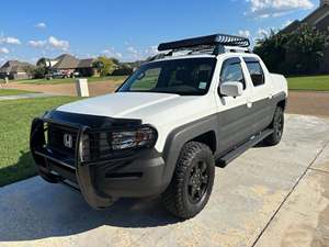 2007 Honda Ridgeline with White Exterior