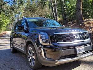 Black 2022 Kia Telluride