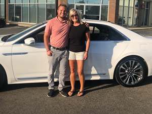 White 2017 Lincoln Continental