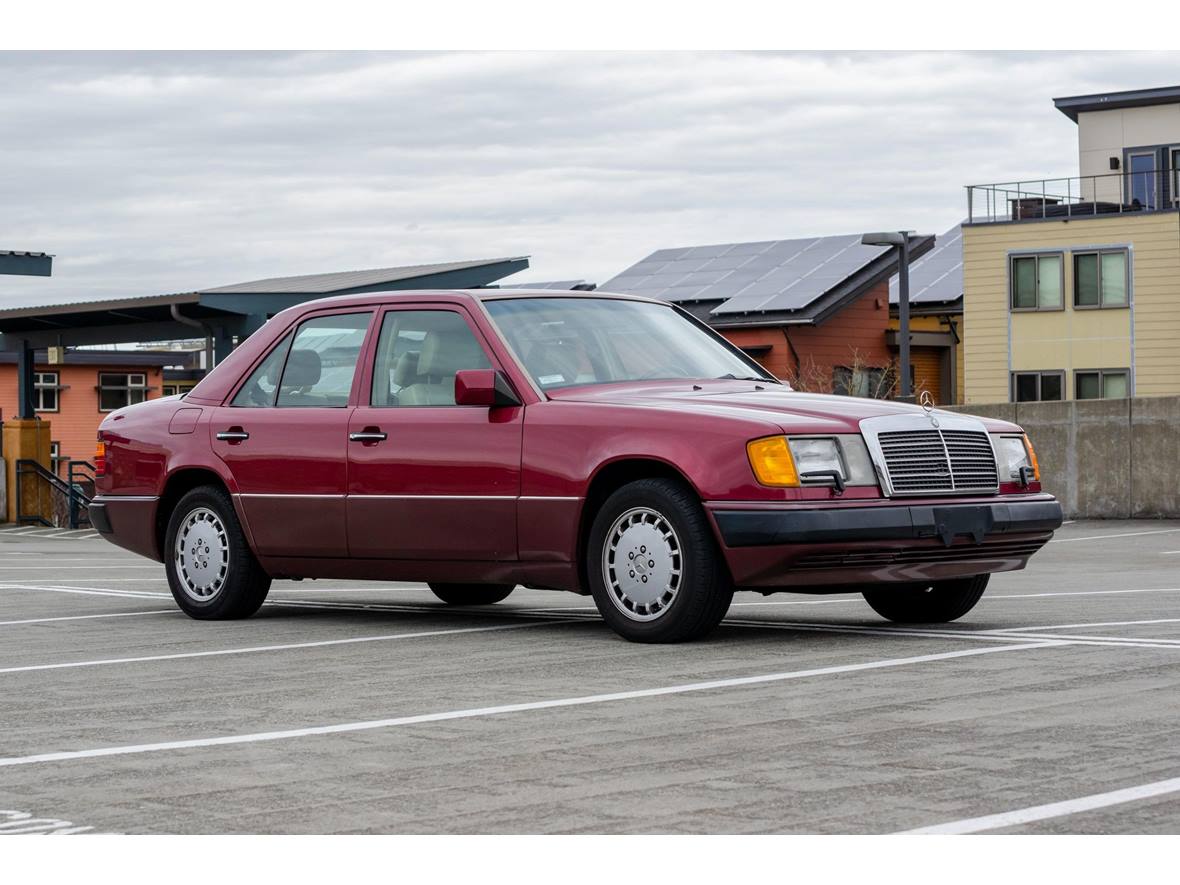 1992 Mercedes-Benz E-Class for sale by owner in Auburn