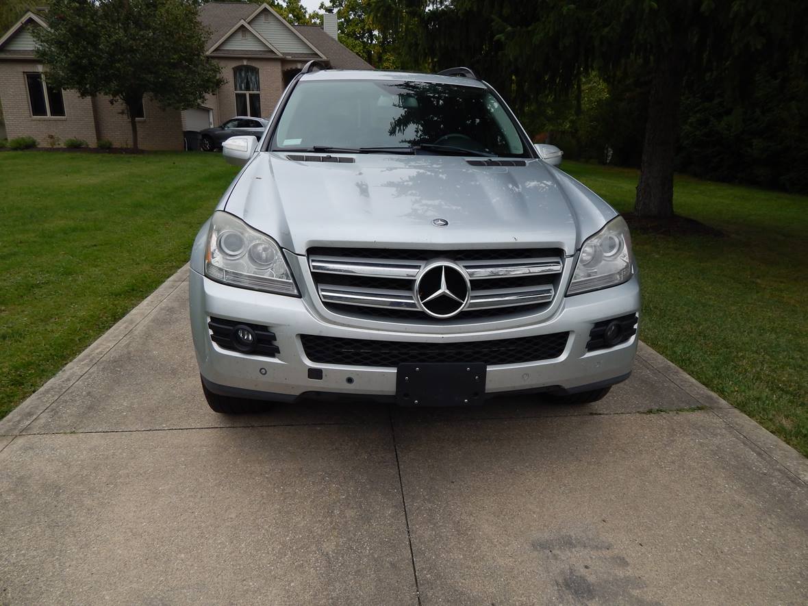 2009 Mercedes-Benz GL-Class for sale by owner in Cleveland