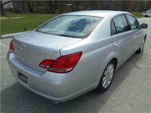 Silver 2005 Toyota Avalon