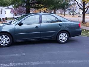 Green 2004 Toyota Camry