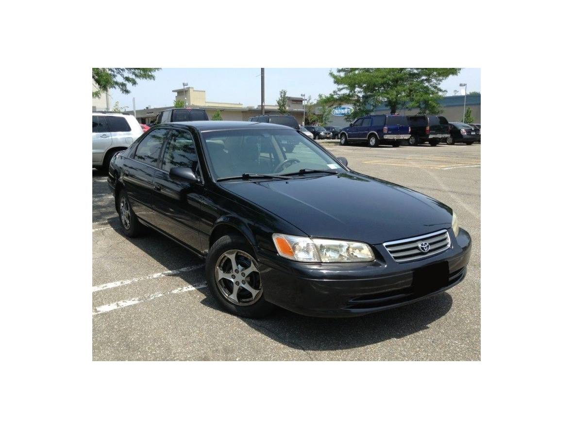 2000 Toyota Camry LE for sale by owner in Louisville
